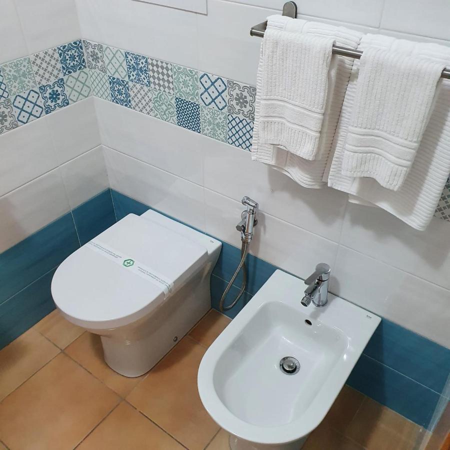 Vittoria Guest House Salerno Exteriör bild